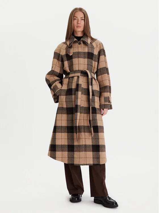 Μάλλινο παλτό · Μπεζ