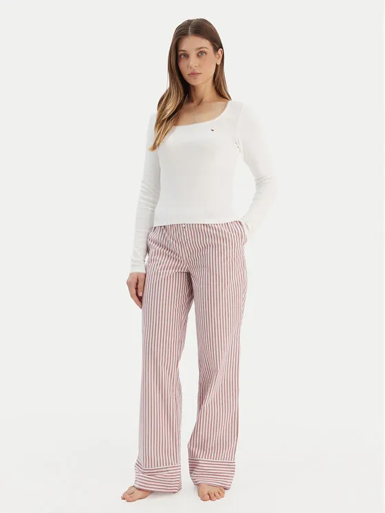 Πιτζάμα · Εκρού