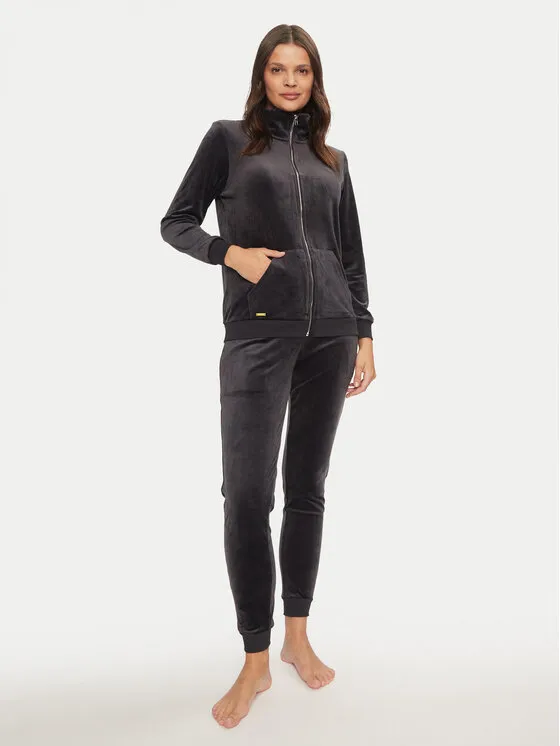 Πιτζάμα · Γκρι