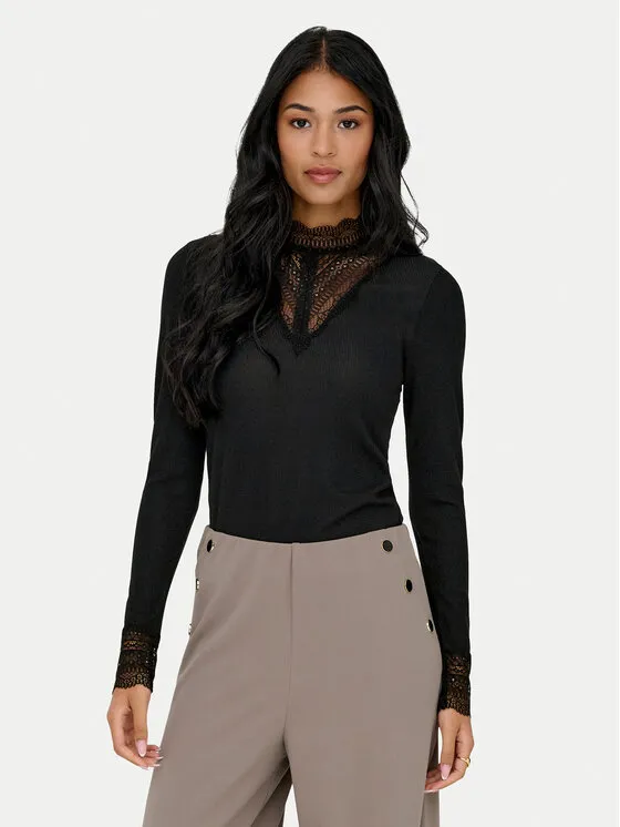 Μπλουζάκι · Μαύρο