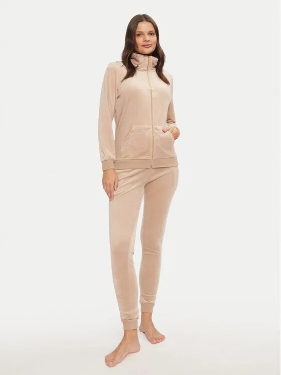Πιτζάμα · Μπεζ