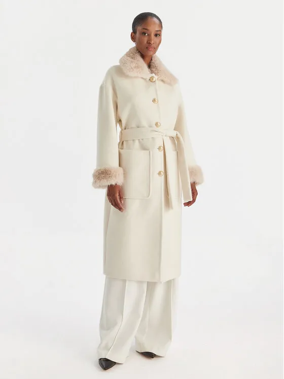 Μάλλινο παλτό · Εκρού