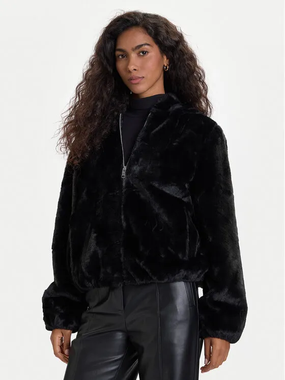 Γούνα · Μαύρο