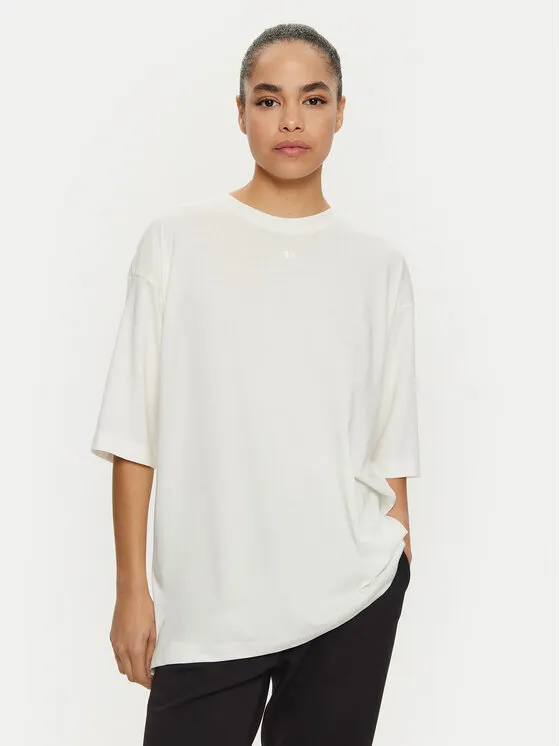 T-Shirt · Εκρού