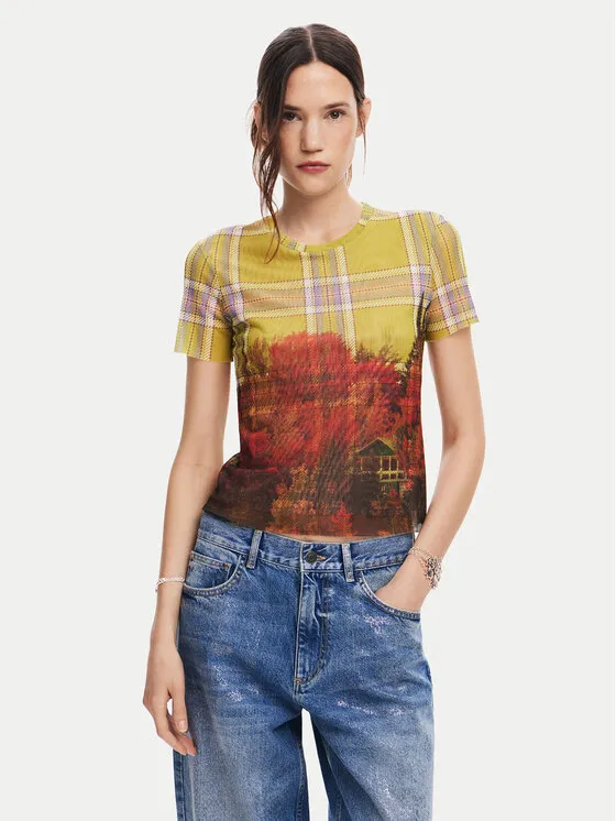 T-Shirt · Έγχρωμο