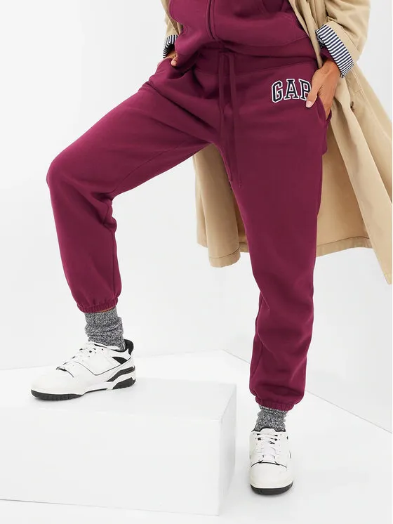 Gap Παντελόνι φόρμας · Μπορντό · Regular Fit