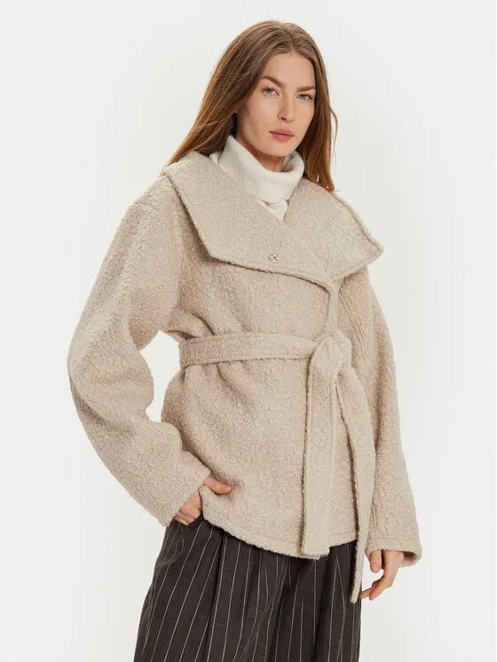 Gina Tricot Παλτό χειμωνιάτικο · Μπεζ