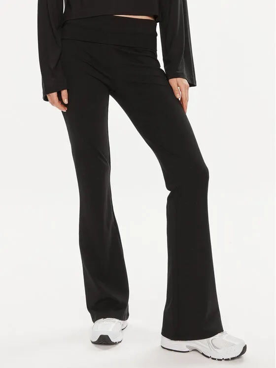 Gina Tricot Παντελόνι υφασμάτινο · Μαύρο · Regular Fit