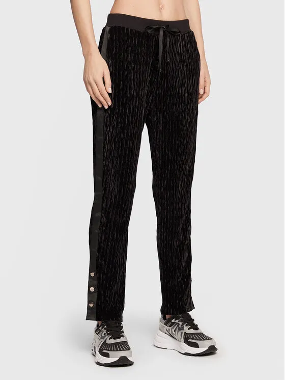 Παντελόνι υφασμάτινο · Μαύρο · Regular Fit