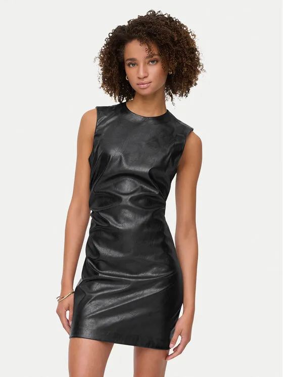 Φόρεμα από απομίμηση δέρματος · Μαύρο · Mini