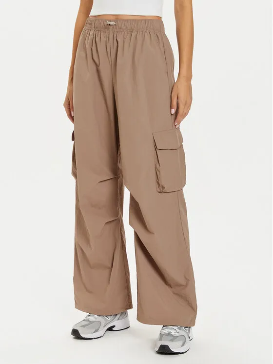Παντελόνι φόρμας · Μπεζ · Relaxed Fit