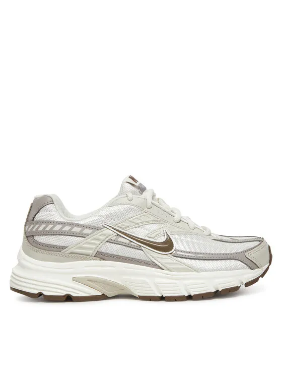 Nike Αθλητικά · Μπεζ