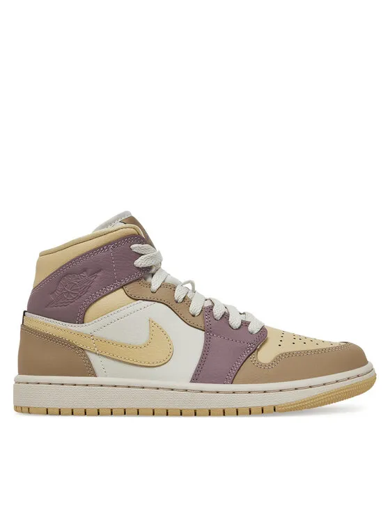 Nike Αθλητικά · Μπεζ