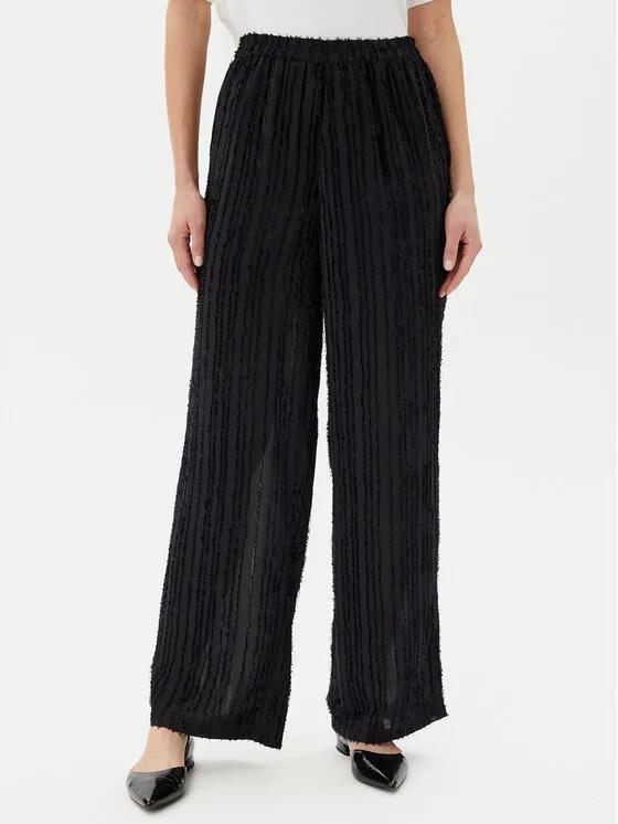Pieces Παντελόνι υφασμάτινο · Μαύρο · Regular Fit