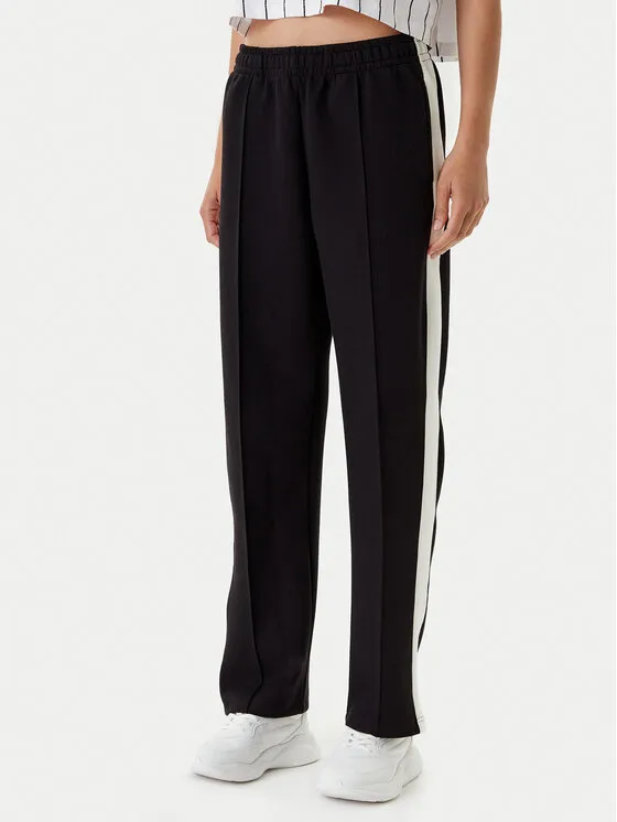 Παντελόνι φόρμας · Μαύρο · Regular Fit