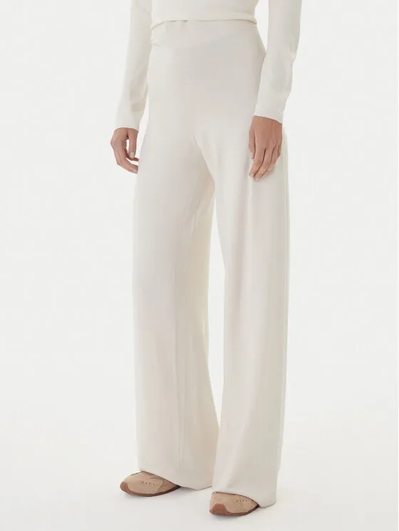 Πλεκτό παντελόνι · Εκρού · Regular Fit