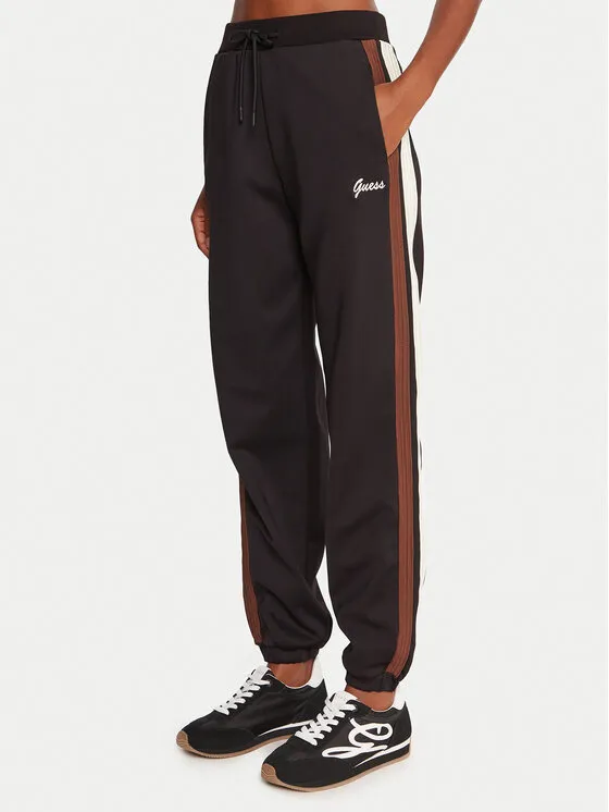 Παντελόνι φόρμας · Μαύρο · Regular Fit