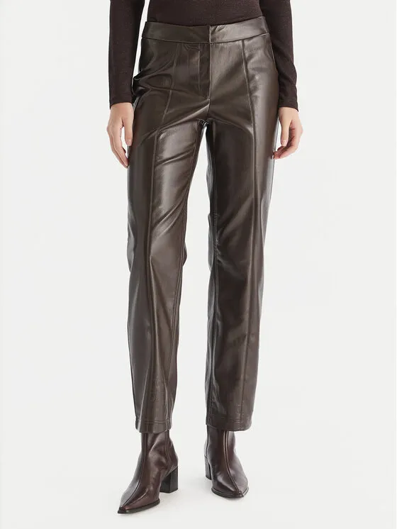 Παντελόνι από απομίμηση δέρματος · Καφέ · Regular Fit