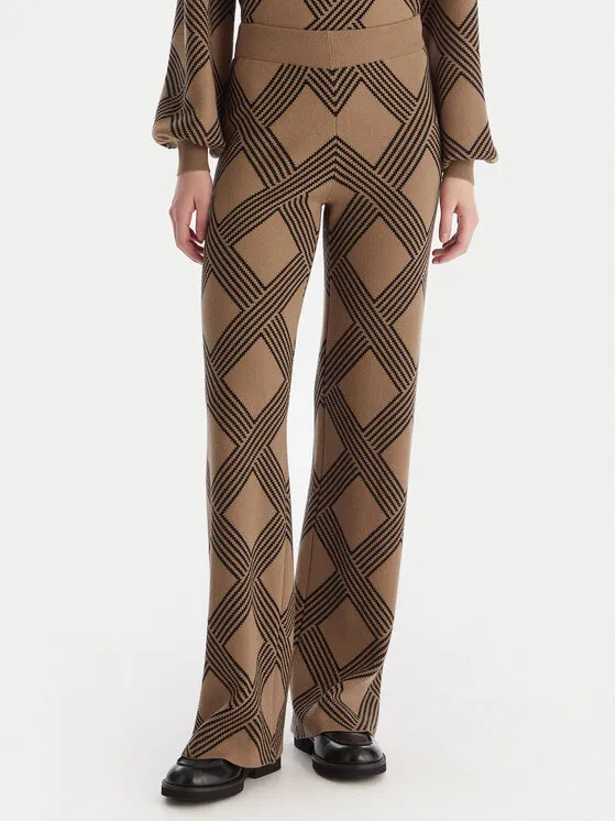 Πλεκτό παντελόνι · Μπεζ · Relaxed Fit