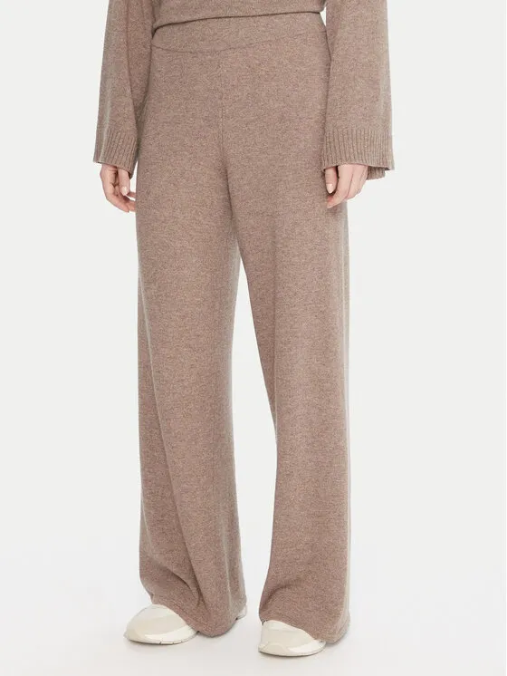Πλεκτό παντελόνι · Μπεζ · Relaxed Fit