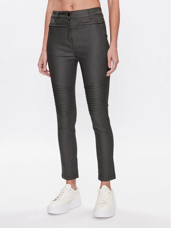 Παντελόνι από απομίμηση δέρματος · Γκρι · Slim Fit