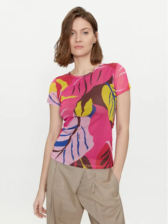 T-Shirt · Έγχρωμο