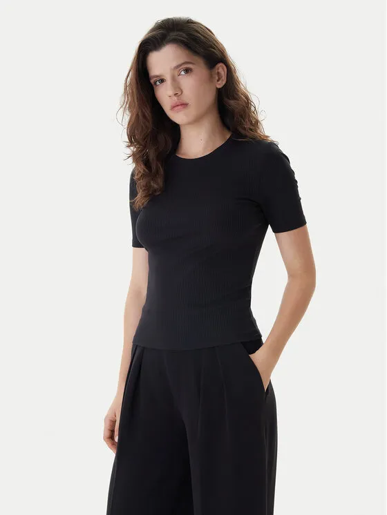 T-Shirt · Μαύρο