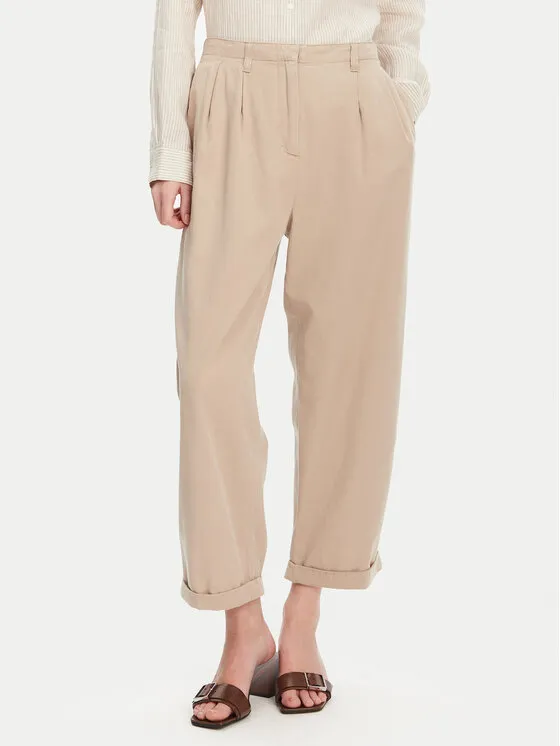 Παντελόνι υφασμάτινο · Μπεζ · Relaxed Fit