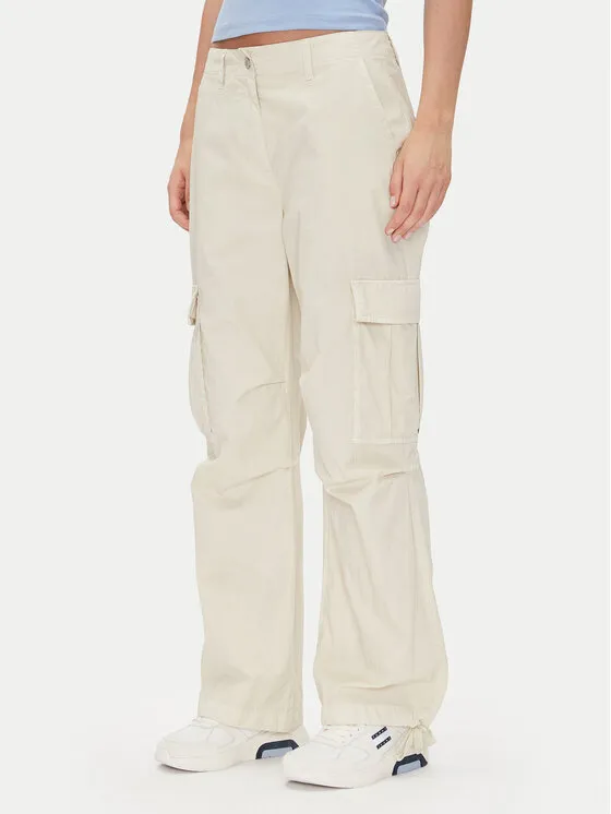 Παντελόνι υφασμάτινο · Μπεζ · Relaxed Fit
