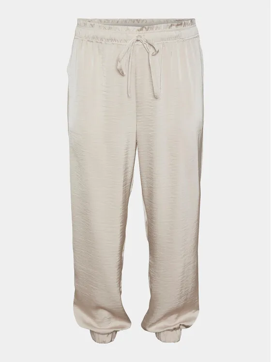 Vero Moda Curve Παντελόνι υφασμάτινο · Εκρού · Relaxed Fit