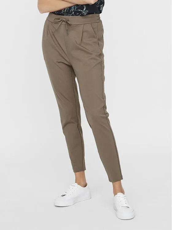 Παντελόνι υφασμάτινο · Καφέ · Relaxed Fit