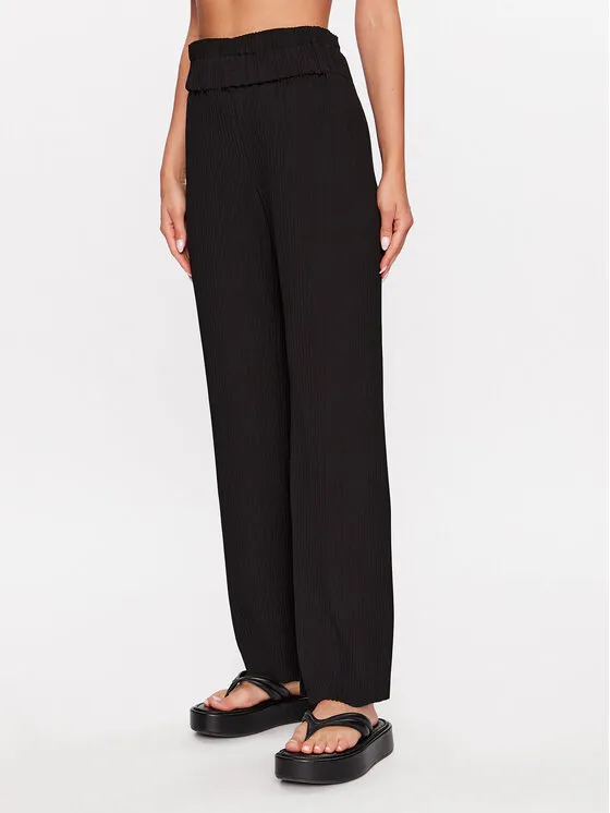 YAS Παντελόνι υφασμάτινο · Μαύρο · Regular Fit