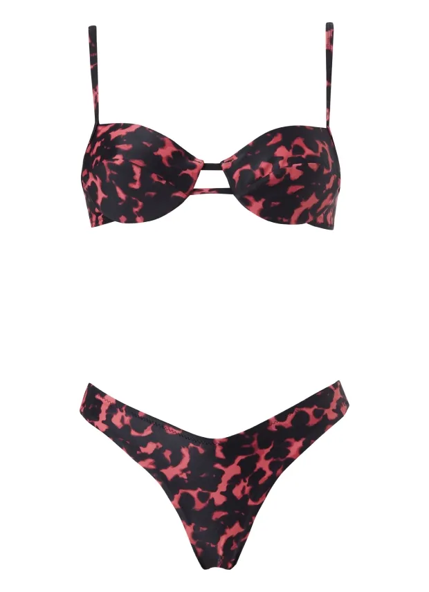 Freya Blots Cherry