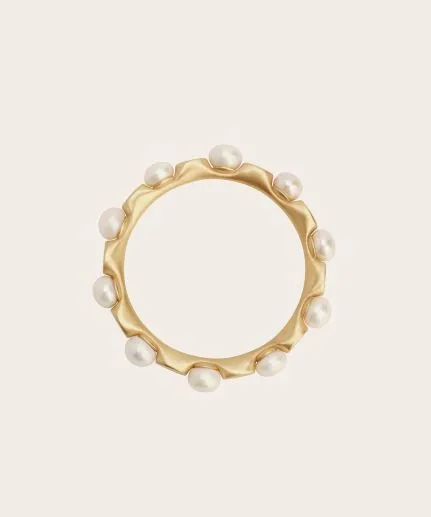 Bangle-style bracelet with round pearls