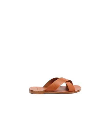 Leather sandals with cross-effect straps