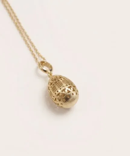 Long-chain necklace with cutout motif 'egg' charm