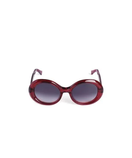 Oversized oval-shaped sunglasses