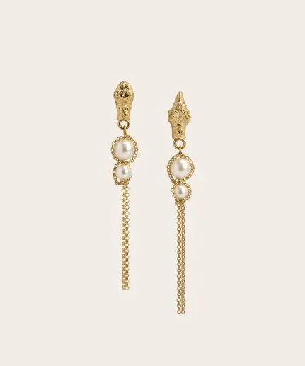Pearl earrings with chain details