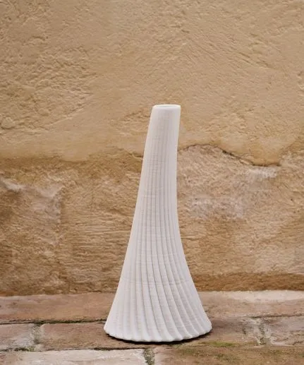 Pleated-effect 3D-printed vase