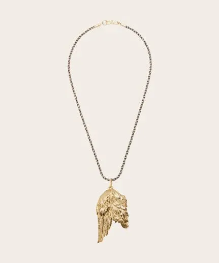 Short-chain necklace with 'wing' pendant