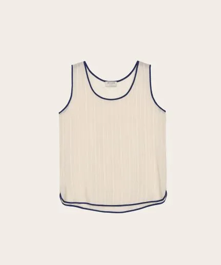 Sleeveless loose top