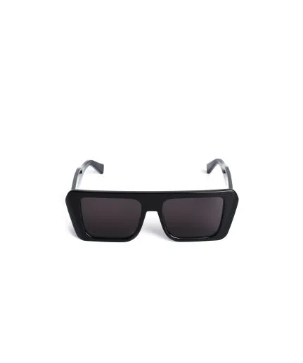 Square-shape frame with sharp edges and wide temples