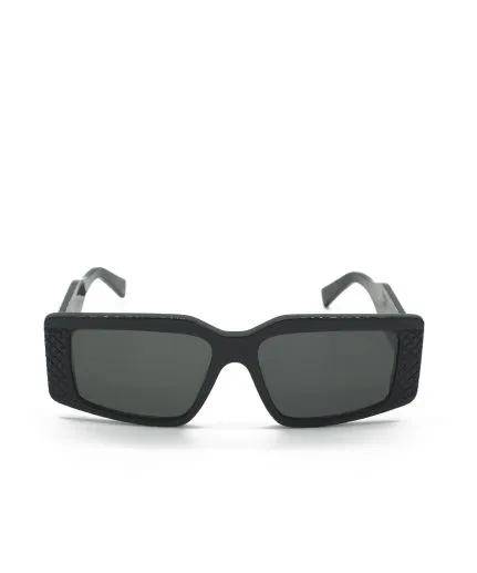 Wide squared sunglasses with wide temples and diagonal engraved details
